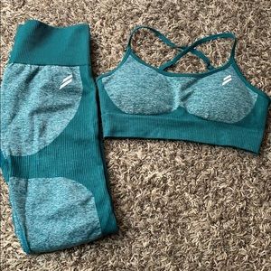 Medium DYE Impact Seamless set in Forest Green